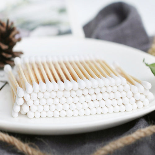200 Bamboo Cotton Swabs for Makeup and Ear Cleaning